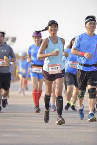 BIB: 934
                            <button type="button" onclick="openModal(3242123)" class="btn btn-primary btn-sm float-right btn-popup" data-toggle="modal" data-target=".modal-high-quality">
                        <i class="fas fa-shopping-cart"></i> Add to Cart
                    </button>
                                            <button type="button" onclick="isThisMe(3242123, true)" class="btn btn-success btn-sm float-right btn-popup btn-isme hidden" data-toggle="tooltip" data-placement="bottom" title="นี่คือรูปของคุณใช่ไหม คลิกที่นี่เพื่อเอาเข้าอัลบั้ม">
                        <i class="fas fa-plus"></i> Add to album
                    </button>
                    <button type="button" onclick="isThisMe(3242123, false)" class="btn btn-warning btn-sm float-right btn-popup btn-isnotme hidden">
                        <i class="fas fa-ban"></i> Remove from album
                    </button>