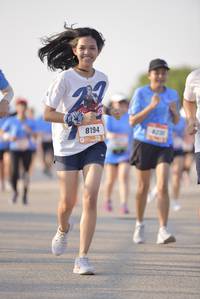 BIB: 8194
                            <button type="button" onclick="openModal(3240044)" class="btn btn-primary btn-sm float-right btn-popup" data-toggle="modal" data-target=".modal-high-quality">
                        <i class="fas fa-shopping-cart"></i> Add to Cart
                    </button>
                                            <button type="button" onclick="isThisMe(3240044, true)" class="btn btn-success btn-sm float-right btn-popup btn-isme hidden" data-toggle="tooltip" data-placement="bottom" title="นี่คือรูปของคุณใช่ไหม คลิกที่นี่เพื่อเอาเข้าอัลบั้ม">
                        <i class="fas fa-plus"></i> Add to album
                    </button>
                    <button type="button" onclick="isThisMe(3240044, false)" class="btn btn-warning btn-sm float-right btn-popup btn-isnotme hidden">
                        <i class="fas fa-ban"></i> Remove from album
                    </button>