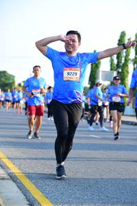 BIB: 9229
                            <button type="button" onclick="openModal(3152878)" class="btn btn-primary btn-sm float-right btn-popup" data-toggle="modal" data-target=".modal-high-quality">
                        <i class="fas fa-shopping-cart"></i> Add to Cart
                    </button>
                                            <button type="button" onclick="isThisMe(3152878, true)" class="btn btn-success btn-sm float-right btn-popup btn-isme hidden" data-toggle="tooltip" data-placement="bottom" title="นี่คือรูปของคุณใช่ไหม คลิกที่นี่เพื่อเอาเข้าอัลบั้ม">
                        <i class="fas fa-plus"></i> Add to album
                    </button>
                    <button type="button" onclick="isThisMe(3152878, false)" class="btn btn-warning btn-sm float-right btn-popup btn-isnotme hidden">
                        <i class="fas fa-ban"></i> Remove from album
                    </button>