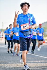 BIB: 8981, 
                            <button type="button" onclick="openModal(3472372)" class="btn btn-primary btn-sm float-right btn-popup" data-toggle="modal" data-target=".modal-high-quality">
                        <i class="fas fa-shopping-cart"></i> Add to Cart
                    </button>
                                            <button type="button" onclick="isThisMe(3472372, true)" class="btn btn-success btn-sm float-right btn-popup btn-isme hidden" data-toggle="tooltip" data-placement="bottom" title="นี่คือรูปของคุณใช่ไหม คลิกที่นี่เพื่อเอาเข้าอัลบั้ม">
                        <i class="fas fa-plus"></i> Add to album
                    </button>
                    <button type="button" onclick="isThisMe(3472372, false)" class="btn btn-warning btn-sm float-right btn-popup btn-isnotme hidden">
                        <i class="fas fa-ban"></i> Remove from album
                    </button>