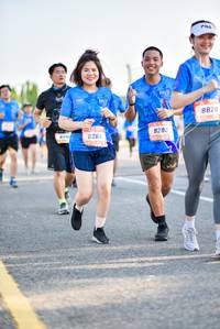 BIB: 8828, 8264, 8283
                            <button type="button" onclick="openModal(3471918)" class="btn btn-primary btn-sm float-right btn-popup" data-toggle="modal" data-target=".modal-high-quality">
                        <i class="fas fa-shopping-cart"></i> Add to Cart
                    </button>
                                            <button type="button" onclick="isThisMe(3471918, true)" class="btn btn-success btn-sm float-right btn-popup btn-isme hidden" data-toggle="tooltip" data-placement="bottom" title="นี่คือรูปของคุณใช่ไหม คลิกที่นี่เพื่อเอาเข้าอัลบั้ม">
                        <i class="fas fa-plus"></i> Add to album
                    </button>
                    <button type="button" onclick="isThisMe(3471918, false)" class="btn btn-warning btn-sm float-right btn-popup btn-isnotme hidden">
                        <i class="fas fa-ban"></i> Remove from album
                    </button>