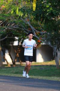 BIB: 615
                            <button type="button" onclick="openModal(3136032)" class="btn btn-primary btn-sm float-right btn-popup" data-toggle="modal" data-target=".modal-high-quality">
                        <i class="fas fa-shopping-cart"></i> Add to Cart
                    </button>
                                            <button type="button" onclick="isThisMe(3136032, true)" class="btn btn-success btn-sm float-right btn-popup btn-isme hidden" data-toggle="tooltip" data-placement="bottom" title="นี่คือรูปของคุณใช่ไหม คลิกที่นี่เพื่อเอาเข้าอัลบั้ม">
                        <i class="fas fa-plus"></i> Add to album
                    </button>
                    <button type="button" onclick="isThisMe(3136032, false)" class="btn btn-warning btn-sm float-right btn-popup btn-isnotme hidden">
                        <i class="fas fa-ban"></i> Remove from album
                    </button>