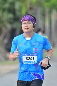 BIB: 6201
                            <button type="button" onclick="openModal(3473027)" class="btn btn-primary btn-sm float-right btn-popup" data-toggle="modal" data-target=".modal-high-quality">
                        <i class="fas fa-shopping-cart"></i> Add to Cart
                    </button>
                                            <button type="button" onclick="isThisMe(3473027, true)" class="btn btn-success btn-sm float-right btn-popup btn-isme hidden" data-toggle="tooltip" data-placement="bottom" title="นี่คือรูปของคุณใช่ไหม คลิกที่นี่เพื่อเอาเข้าอัลบั้ม">
                        <i class="fas fa-plus"></i> Add to album
                    </button>
                    <button type="button" onclick="isThisMe(3473027, false)" class="btn btn-warning btn-sm float-right btn-popup btn-isnotme hidden">
                        <i class="fas fa-ban"></i> Remove from album
                    </button>
