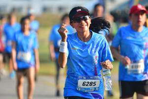 BIB: 6285
                            <button type="button" onclick="openModal(3462553)" class="btn btn-primary btn-sm float-right btn-popup" data-toggle="modal" data-target=".modal-high-quality">
                        <i class="fas fa-shopping-cart"></i> Add to Cart
                    </button>
                                            <button type="button" onclick="isThisMe(3462553, true)" class="btn btn-success btn-sm float-right btn-popup btn-isme hidden" data-toggle="tooltip" data-placement="bottom" title="นี่คือรูปของคุณใช่ไหม คลิกที่นี่เพื่อเอาเข้าอัลบั้ม">
                        <i class="fas fa-plus"></i> Add to album
                    </button>
                    <button type="button" onclick="isThisMe(3462553, false)" class="btn btn-warning btn-sm float-right btn-popup btn-isnotme hidden">
                        <i class="fas fa-ban"></i> Remove from album
                    </button>