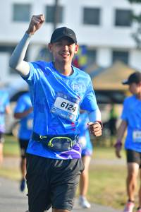 BIB: 6124
                            <button type="button" onclick="openModal(3462088)" class="btn btn-primary btn-sm float-right btn-popup" data-toggle="modal" data-target=".modal-high-quality">
                        <i class="fas fa-shopping-cart"></i> Add to Cart
                    </button>
                                            <button type="button" onclick="isThisMe(3462088, true)" class="btn btn-success btn-sm float-right btn-popup btn-isme hidden" data-toggle="tooltip" data-placement="bottom" title="นี่คือรูปของคุณใช่ไหม คลิกที่นี่เพื่อเอาเข้าอัลบั้ม">
                        <i class="fas fa-plus"></i> Add to album
                    </button>
                    <button type="button" onclick="isThisMe(3462088, false)" class="btn btn-warning btn-sm float-right btn-popup btn-isnotme hidden">
                        <i class="fas fa-ban"></i> Remove from album
                    </button>