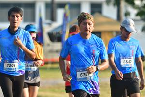 BIB: 204, 2893, 6642
                            <button type="button" onclick="openModal(3476031)" class="btn btn-primary btn-sm float-right btn-popup" data-toggle="modal" data-target=".modal-high-quality">
                        <i class="fas fa-shopping-cart"></i> Add to Cart
                    </button>
                                            <button type="button" onclick="isThisMe(3476031, true)" class="btn btn-success btn-sm float-right btn-popup btn-isme hidden" data-toggle="tooltip" data-placement="bottom" title="นี่คือรูปของคุณใช่ไหม คลิกที่นี่เพื่อเอาเข้าอัลบั้ม">
                        <i class="fas fa-plus"></i> Add to album
                    </button>
                    <button type="button" onclick="isThisMe(3476031, false)" class="btn btn-warning btn-sm float-right btn-popup btn-isnotme hidden">
                        <i class="fas fa-ban"></i> Remove from album
                    </button>