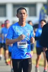 BIB: 6895
                            <button type="button" onclick="openModal(3476212)" class="btn btn-primary btn-sm float-right btn-popup" data-toggle="modal" data-target=".modal-high-quality">
                        <i class="fas fa-shopping-cart"></i> Add to Cart
                    </button>
                                            <button type="button" onclick="isThisMe(3476212, true)" class="btn btn-success btn-sm float-right btn-popup btn-isme hidden" data-toggle="tooltip" data-placement="bottom" title="นี่คือรูปของคุณใช่ไหม คลิกที่นี่เพื่อเอาเข้าอัลบั้ม">
                        <i class="fas fa-plus"></i> Add to album
                    </button>
                    <button type="button" onclick="isThisMe(3476212, false)" class="btn btn-warning btn-sm float-right btn-popup btn-isnotme hidden">
                        <i class="fas fa-ban"></i> Remove from album
                    </button>