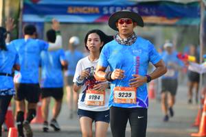 BIB: 9239, 8194
                            <button type="button" onclick="openModal(3477828)" class="btn btn-primary btn-sm float-right btn-popup" data-toggle="modal" data-target=".modal-high-quality">
                        <i class="fas fa-shopping-cart"></i> Add to Cart
                    </button>
                                            <button type="button" onclick="isThisMe(3477828, true)" class="btn btn-success btn-sm float-right btn-popup btn-isme hidden" data-toggle="tooltip" data-placement="bottom" title="นี่คือรูปของคุณใช่ไหม คลิกที่นี่เพื่อเอาเข้าอัลบั้ม">
                        <i class="fas fa-plus"></i> Add to album
                    </button>
                    <button type="button" onclick="isThisMe(3477828, false)" class="btn btn-warning btn-sm float-right btn-popup btn-isnotme hidden">
                        <i class="fas fa-ban"></i> Remove from album
                    </button>
