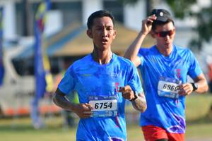 BIB: 696, 6754
                            <button type="button" onclick="openModal(3475043)" class="btn btn-primary btn-sm float-right btn-popup" data-toggle="modal" data-target=".modal-high-quality">
                        <i class="fas fa-shopping-cart"></i> Add to Cart
                    </button>
                                            <button type="button" onclick="isThisMe(3475043, true)" class="btn btn-success btn-sm float-right btn-popup btn-isme hidden" data-toggle="tooltip" data-placement="bottom" title="นี่คือรูปของคุณใช่ไหม คลิกที่นี่เพื่อเอาเข้าอัลบั้ม">
                        <i class="fas fa-plus"></i> Add to album
                    </button>
                    <button type="button" onclick="isThisMe(3475043, false)" class="btn btn-warning btn-sm float-right btn-popup btn-isnotme hidden">
                        <i class="fas fa-ban"></i> Remove from album
                    </button>