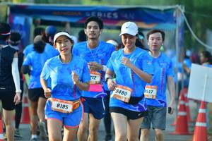 BIB: 517, 9480, 8195
                            <button type="button" onclick="openModal(3478921)" class="btn btn-primary btn-sm float-right btn-popup" data-toggle="modal" data-target=".modal-high-quality">
                        <i class="fas fa-shopping-cart"></i> Add to Cart
                    </button>
                                            <button type="button" onclick="isThisMe(3478921, true)" class="btn btn-success btn-sm float-right btn-popup btn-isme hidden" data-toggle="tooltip" data-placement="bottom" title="นี่คือรูปของคุณใช่ไหม คลิกที่นี่เพื่อเอาเข้าอัลบั้ม">
                        <i class="fas fa-plus"></i> Add to album
                    </button>
                    <button type="button" onclick="isThisMe(3478921, false)" class="btn btn-warning btn-sm float-right btn-popup btn-isnotme hidden">
                        <i class="fas fa-ban"></i> Remove from album
                    </button>