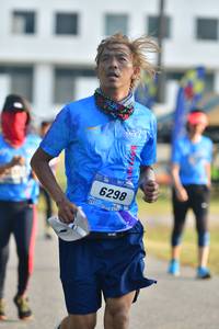 BIB: 6298
                            <button type="button" onclick="openModal(3475915)" class="btn btn-primary btn-sm float-right btn-popup" data-toggle="modal" data-target=".modal-high-quality">
                        <i class="fas fa-shopping-cart"></i> Add to Cart
                    </button>
                                            <button type="button" onclick="isThisMe(3475915, true)" class="btn btn-success btn-sm float-right btn-popup btn-isme hidden" data-toggle="tooltip" data-placement="bottom" title="นี่คือรูปของคุณใช่ไหม คลิกที่นี่เพื่อเอาเข้าอัลบั้ม">
                        <i class="fas fa-plus"></i> Add to album
                    </button>
                    <button type="button" onclick="isThisMe(3475915, false)" class="btn btn-warning btn-sm float-right btn-popup btn-isnotme hidden">
                        <i class="fas fa-ban"></i> Remove from album
                    </button>