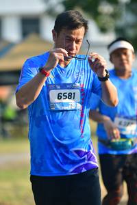 BIB: 6581
                            <button type="button" onclick="openModal(3463040)" class="btn btn-primary btn-sm float-right btn-popup" data-toggle="modal" data-target=".modal-high-quality">
                        <i class="fas fa-shopping-cart"></i> Add to Cart
                    </button>
                                            <button type="button" onclick="isThisMe(3463040, true)" class="btn btn-success btn-sm float-right btn-popup btn-isme hidden" data-toggle="tooltip" data-placement="bottom" title="นี่คือรูปของคุณใช่ไหม คลิกที่นี่เพื่อเอาเข้าอัลบั้ม">
                        <i class="fas fa-plus"></i> Add to album
                    </button>
                    <button type="button" onclick="isThisMe(3463040, false)" class="btn btn-warning btn-sm float-right btn-popup btn-isnotme hidden">
                        <i class="fas fa-ban"></i> Remove from album
                    </button>