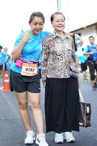 BIB: 8193
                            <button type="button" onclick="openModal(3305442)" class="btn btn-primary btn-sm float-right btn-popup" data-toggle="modal" data-target=".modal-high-quality">
                        <i class="fas fa-shopping-cart"></i> Add to Cart
                    </button>
                                            <button type="button" onclick="isThisMe(3305442, true)" class="btn btn-success btn-sm float-right btn-popup btn-isme hidden" data-toggle="tooltip" data-placement="bottom" title="นี่คือรูปของคุณใช่ไหม คลิกที่นี่เพื่อเอาเข้าอัลบั้ม">
                        <i class="fas fa-plus"></i> Add to album
                    </button>
                    <button type="button" onclick="isThisMe(3305442, false)" class="btn btn-warning btn-sm float-right btn-popup btn-isnotme hidden">
                        <i class="fas fa-ban"></i> Remove from album
                    </button>