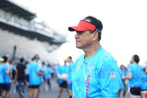 BIB: 8718
                            <button type="button" onclick="openModal(3305926)" class="btn btn-primary btn-sm float-right btn-popup" data-toggle="modal" data-target=".modal-high-quality">
                        <i class="fas fa-shopping-cart"></i> Add to Cart
                    </button>
                                            <button type="button" onclick="isThisMe(3305926, true)" class="btn btn-success btn-sm float-right btn-popup btn-isme hidden" data-toggle="tooltip" data-placement="bottom" title="นี่คือรูปของคุณใช่ไหม คลิกที่นี่เพื่อเอาเข้าอัลบั้ม">
                        <i class="fas fa-plus"></i> Add to album
                    </button>
                    <button type="button" onclick="isThisMe(3305926, false)" class="btn btn-warning btn-sm float-right btn-popup btn-isnotme hidden">
                        <i class="fas fa-ban"></i> Remove from album
                    </button>