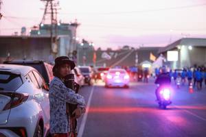 BIB: 
                            <button type="button" onclick="openModal(3252367)" class="btn btn-primary btn-sm float-right btn-popup" data-toggle="modal" data-target=".modal-high-quality">
                        <i class="fas fa-shopping-cart"></i> Add to Cart
                    </button>
                                            <button type="button" onclick="isThisMe(3252367, true)" class="btn btn-success btn-sm float-right btn-popup btn-isme hidden" data-toggle="tooltip" data-placement="bottom" title="นี่คือรูปของคุณใช่ไหม คลิกที่นี่เพื่อเอาเข้าอัลบั้ม">
                        <i class="fas fa-plus"></i> Add to album
                    </button>
                    <button type="button" onclick="isThisMe(3252367, false)" class="btn btn-warning btn-sm float-right btn-popup btn-isnotme hidden">
                        <i class="fas fa-ban"></i> Remove from album
                    </button>