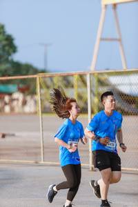 BIB: 476
                            <button type="button" onclick="openModal(3192821)" class="btn btn-primary btn-sm float-right btn-popup" data-toggle="modal" data-target=".modal-high-quality">
                        <i class="fas fa-shopping-cart"></i> Add to Cart
                    </button>
                                            <button type="button" onclick="isThisMe(3192821, true)" class="btn btn-success btn-sm float-right btn-popup btn-isme hidden" data-toggle="tooltip" data-placement="bottom" title="นี่คือรูปของคุณใช่ไหม คลิกที่นี่เพื่อเอาเข้าอัลบั้ม">
                        <i class="fas fa-plus"></i> Add to album
                    </button>
                    <button type="button" onclick="isThisMe(3192821, false)" class="btn btn-warning btn-sm float-right btn-popup btn-isnotme hidden">
                        <i class="fas fa-ban"></i> Remove from album
                    </button>