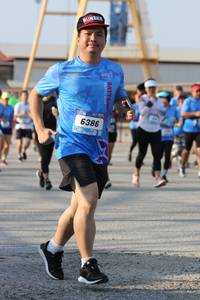 BIB: 6386
                            <button type="button" onclick="openModal(3383009)" class="btn btn-primary btn-sm float-right btn-popup" data-toggle="modal" data-target=".modal-high-quality">
                        <i class="fas fa-shopping-cart"></i> Add to Cart
                    </button>
                                            <button type="button" onclick="isThisMe(3383009, true)" class="btn btn-success btn-sm float-right btn-popup btn-isme hidden" data-toggle="tooltip" data-placement="bottom" title="นี่คือรูปของคุณใช่ไหม คลิกที่นี่เพื่อเอาเข้าอัลบั้ม">
                        <i class="fas fa-plus"></i> Add to album
                    </button>
                    <button type="button" onclick="isThisMe(3383009, false)" class="btn btn-warning btn-sm float-right btn-popup btn-isnotme hidden">
                        <i class="fas fa-ban"></i> Remove from album
                    </button>