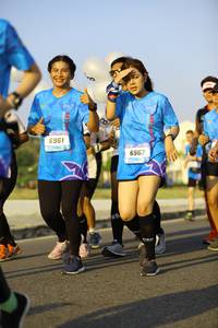 BIB: 696, 6962
                            <button type="button" onclick="openModal(3261250)" class="btn btn-primary btn-sm float-right btn-popup" data-toggle="modal" data-target=".modal-high-quality">
                        <i class="fas fa-shopping-cart"></i> Add to Cart
                    </button>
                                            <button type="button" onclick="isThisMe(3261250, true)" class="btn btn-success btn-sm float-right btn-popup btn-isme hidden" data-toggle="tooltip" data-placement="bottom" title="นี่คือรูปของคุณใช่ไหม คลิกที่นี่เพื่อเอาเข้าอัลบั้ม">
                        <i class="fas fa-plus"></i> Add to album
                    </button>
                    <button type="button" onclick="isThisMe(3261250, false)" class="btn btn-warning btn-sm float-right btn-popup btn-isnotme hidden">
                        <i class="fas fa-ban"></i> Remove from album
                    </button>