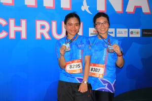 BIB: 8295, 8302
                            <button type="button" onclick="openModal(3160725)" class="btn btn-primary btn-sm float-right btn-popup" data-toggle="modal" data-target=".modal-high-quality">
                        <i class="fas fa-shopping-cart"></i> Add to Cart
                    </button>
                                            <button type="button" onclick="isThisMe(3160725, true)" class="btn btn-success btn-sm float-right btn-popup btn-isme hidden" data-toggle="tooltip" data-placement="bottom" title="นี่คือรูปของคุณใช่ไหม คลิกที่นี่เพื่อเอาเข้าอัลบั้ม">
                        <i class="fas fa-plus"></i> Add to album
                    </button>
                    <button type="button" onclick="isThisMe(3160725, false)" class="btn btn-warning btn-sm float-right btn-popup btn-isnotme hidden">
                        <i class="fas fa-ban"></i> Remove from album
                    </button>