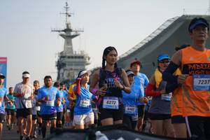 BIB: 7237, 6272, 6463
                            <button type="button" onclick="openModal(3246947)" class="btn btn-primary btn-sm float-right btn-popup" data-toggle="modal" data-target=".modal-high-quality">
                        <i class="fas fa-shopping-cart"></i> Add to Cart
                    </button>
                                            <button type="button" onclick="isThisMe(3246947, true)" class="btn btn-success btn-sm float-right btn-popup btn-isme hidden" data-toggle="tooltip" data-placement="bottom" title="นี่คือรูปของคุณใช่ไหม คลิกที่นี่เพื่อเอาเข้าอัลบั้ม">
                        <i class="fas fa-plus"></i> Add to album
                    </button>
                    <button type="button" onclick="isThisMe(3246947, false)" class="btn btn-warning btn-sm float-right btn-popup btn-isnotme hidden">
                        <i class="fas fa-ban"></i> Remove from album
                    </button>