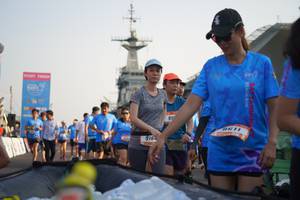 BIB: 918
                            <button type="button" onclick="openModal(3247537)" class="btn btn-primary btn-sm float-right btn-popup" data-toggle="modal" data-target=".modal-high-quality">
                        <i class="fas fa-shopping-cart"></i> Add to Cart
                    </button>
                                            <button type="button" onclick="isThisMe(3247537, true)" class="btn btn-success btn-sm float-right btn-popup btn-isme hidden" data-toggle="tooltip" data-placement="bottom" title="นี่คือรูปของคุณใช่ไหม คลิกที่นี่เพื่อเอาเข้าอัลบั้ม">
                        <i class="fas fa-plus"></i> Add to album
                    </button>
                    <button type="button" onclick="isThisMe(3247537, false)" class="btn btn-warning btn-sm float-right btn-popup btn-isnotme hidden">
                        <i class="fas fa-ban"></i> Remove from album
                    </button>