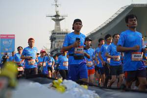 BIB: 8026, 8468, 8231
                            <button type="button" onclick="openModal(3247298)" class="btn btn-primary btn-sm float-right btn-popup" data-toggle="modal" data-target=".modal-high-quality">
                        <i class="fas fa-shopping-cart"></i> Add to Cart
                    </button>
                                            <button type="button" onclick="isThisMe(3247298, true)" class="btn btn-success btn-sm float-right btn-popup btn-isme hidden" data-toggle="tooltip" data-placement="bottom" title="นี่คือรูปของคุณใช่ไหม คลิกที่นี่เพื่อเอาเข้าอัลบั้ม">
                        <i class="fas fa-plus"></i> Add to album
                    </button>
                    <button type="button" onclick="isThisMe(3247298, false)" class="btn btn-warning btn-sm float-right btn-popup btn-isnotme hidden">
                        <i class="fas fa-ban"></i> Remove from album
                    </button>