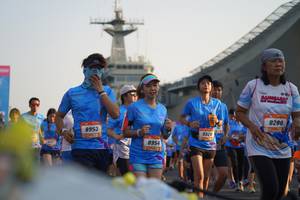 BIB: 8280, 8953, 9320, 8954, 
                            <button type="button" onclick="openModal(3247364)" class="btn btn-primary btn-sm float-right btn-popup" data-toggle="modal" data-target=".modal-high-quality">
                        <i class="fas fa-shopping-cart"></i> Add to Cart
                    </button>
                                            <button type="button" onclick="isThisMe(3247364, true)" class="btn btn-success btn-sm float-right btn-popup btn-isme hidden" data-toggle="tooltip" data-placement="bottom" title="นี่คือรูปของคุณใช่ไหม คลิกที่นี่เพื่อเอาเข้าอัลบั้ม">
                        <i class="fas fa-plus"></i> Add to album
                    </button>
                    <button type="button" onclick="isThisMe(3247364, false)" class="btn btn-warning btn-sm float-right btn-popup btn-isnotme hidden">
                        <i class="fas fa-ban"></i> Remove from album
                    </button>