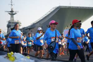 BIB: 826
                            <button type="button" onclick="openModal(3247323)" class="btn btn-primary btn-sm float-right btn-popup" data-toggle="modal" data-target=".modal-high-quality">
                        <i class="fas fa-shopping-cart"></i> Add to Cart
                    </button>
                                            <button type="button" onclick="isThisMe(3247323, true)" class="btn btn-success btn-sm float-right btn-popup btn-isme hidden" data-toggle="tooltip" data-placement="bottom" title="นี่คือรูปของคุณใช่ไหม คลิกที่นี่เพื่อเอาเข้าอัลบั้ม">
                        <i class="fas fa-plus"></i> Add to album
                    </button>
                    <button type="button" onclick="isThisMe(3247323, false)" class="btn btn-warning btn-sm float-right btn-popup btn-isnotme hidden">
                        <i class="fas fa-ban"></i> Remove from album
                    </button>