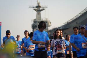 BIB: 9394, 8194
                            <button type="button" onclick="openModal(3247379)" class="btn btn-primary btn-sm float-right btn-popup" data-toggle="modal" data-target=".modal-high-quality">
                        <i class="fas fa-shopping-cart"></i> Add to Cart
                    </button>
                                            <button type="button" onclick="isThisMe(3247379, true)" class="btn btn-success btn-sm float-right btn-popup btn-isme hidden" data-toggle="tooltip" data-placement="bottom" title="นี่คือรูปของคุณใช่ไหม คลิกที่นี่เพื่อเอาเข้าอัลบั้ม">
                        <i class="fas fa-plus"></i> Add to album
                    </button>
                    <button type="button" onclick="isThisMe(3247379, false)" class="btn btn-warning btn-sm float-right btn-popup btn-isnotme hidden">
                        <i class="fas fa-ban"></i> Remove from album
                    </button>