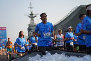 BIB: 6303
                            <button type="button" onclick="openModal(3247006)" class="btn btn-primary btn-sm float-right btn-popup" data-toggle="modal" data-target=".modal-high-quality">
                        <i class="fas fa-shopping-cart"></i> Add to Cart
                    </button>
                                            <button type="button" onclick="isThisMe(3247006, true)" class="btn btn-success btn-sm float-right btn-popup btn-isme hidden" data-toggle="tooltip" data-placement="bottom" title="นี่คือรูปของคุณใช่ไหม คลิกที่นี่เพื่อเอาเข้าอัลบั้ม">
                        <i class="fas fa-plus"></i> Add to album
                    </button>
                    <button type="button" onclick="isThisMe(3247006, false)" class="btn btn-warning btn-sm float-right btn-popup btn-isnotme hidden">
                        <i class="fas fa-ban"></i> Remove from album
                    </button>