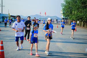 BIB: 8463
                            <button type="button" onclick="openModal(3489952)" class="btn btn-primary btn-sm float-right btn-popup" data-toggle="modal" data-target=".modal-high-quality">
                        <i class="fas fa-shopping-cart"></i> Add to Cart
                    </button>
                                            <button type="button" onclick="isThisMe(3489952, true)" class="btn btn-success btn-sm float-right btn-popup btn-isme hidden" data-toggle="tooltip" data-placement="bottom" title="นี่คือรูปของคุณใช่ไหม คลิกที่นี่เพื่อเอาเข้าอัลบั้ม">
                        <i class="fas fa-plus"></i> Add to album
                    </button>
                    <button type="button" onclick="isThisMe(3489952, false)" class="btn btn-warning btn-sm float-right btn-popup btn-isnotme hidden">
                        <i class="fas fa-ban"></i> Remove from album
                    </button>