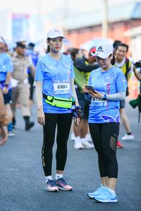 BIB: 6864
                            <button type="button" onclick="openModal(3513125)" class="btn btn-primary btn-sm float-right btn-popup" data-toggle="modal" data-target=".modal-high-quality">
                        <i class="fas fa-shopping-cart"></i> Add to Cart
                    </button>
                                            <button type="button" onclick="isThisMe(3513125, true)" class="btn btn-success btn-sm float-right btn-popup btn-isme hidden" data-toggle="tooltip" data-placement="bottom" title="นี่คือรูปของคุณใช่ไหม คลิกที่นี่เพื่อเอาเข้าอัลบั้ม">
                        <i class="fas fa-plus"></i> Add to album
                    </button>
                    <button type="button" onclick="isThisMe(3513125, false)" class="btn btn-warning btn-sm float-right btn-popup btn-isnotme hidden">
                        <i class="fas fa-ban"></i> Remove from album
                    </button>