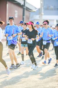 BIB: 6602, 589, 6601
                            <button type="button" onclick="openModal(3513139)" class="btn btn-primary btn-sm float-right btn-popup" data-toggle="modal" data-target=".modal-high-quality">
                        <i class="fas fa-shopping-cart"></i> Add to Cart
                    </button>
                                            <button type="button" onclick="isThisMe(3513139, true)" class="btn btn-success btn-sm float-right btn-popup btn-isme hidden" data-toggle="tooltip" data-placement="bottom" title="นี่คือรูปของคุณใช่ไหม คลิกที่นี่เพื่อเอาเข้าอัลบั้ม">
                        <i class="fas fa-plus"></i> Add to album
                    </button>
                    <button type="button" onclick="isThisMe(3513139, false)" class="btn btn-warning btn-sm float-right btn-popup btn-isnotme hidden">
                        <i class="fas fa-ban"></i> Remove from album
                    </button>