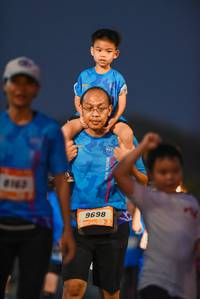 BIB: 9698
                            <button type="button" onclick="openModal(3339369)" class="btn btn-primary btn-sm float-right btn-popup" data-toggle="modal" data-target=".modal-high-quality">
                        <i class="fas fa-shopping-cart"></i> Add to Cart
                    </button>
                                            <button type="button" onclick="isThisMe(3339369, true)" class="btn btn-success btn-sm float-right btn-popup btn-isme hidden" data-toggle="tooltip" data-placement="bottom" title="นี่คือรูปของคุณใช่ไหม คลิกที่นี่เพื่อเอาเข้าอัลบั้ม">
                        <i class="fas fa-plus"></i> Add to album
                    </button>
                    <button type="button" onclick="isThisMe(3339369, false)" class="btn btn-warning btn-sm float-right btn-popup btn-isnotme hidden">
                        <i class="fas fa-ban"></i> Remove from album
                    </button>