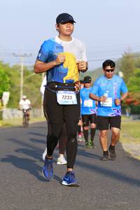 BIB: 7233
                            <button type="button" onclick="openModal(3178398)" class="btn btn-primary btn-sm float-right btn-popup" data-toggle="modal" data-target=".modal-high-quality">
                        <i class="fas fa-shopping-cart"></i> Add to Cart
                    </button>
                                            <button type="button" onclick="isThisMe(3178398, true)" class="btn btn-success btn-sm float-right btn-popup btn-isme hidden" data-toggle="tooltip" data-placement="bottom" title="นี่คือรูปของคุณใช่ไหม คลิกที่นี่เพื่อเอาเข้าอัลบั้ม">
                        <i class="fas fa-plus"></i> Add to album
                    </button>
                    <button type="button" onclick="isThisMe(3178398, false)" class="btn btn-warning btn-sm float-right btn-popup btn-isnotme hidden">
                        <i class="fas fa-ban"></i> Remove from album
                    </button>