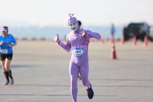 BIB: 6807
                            <button type="button" onclick="openModal(3110750)" class="btn btn-primary btn-sm float-right btn-popup" data-toggle="modal" data-target=".modal-high-quality">
                        <i class="fas fa-shopping-cart"></i> Add to Cart
                    </button>
                                            <button type="button" onclick="isThisMe(3110750, true)" class="btn btn-success btn-sm float-right btn-popup btn-isme hidden" data-toggle="tooltip" data-placement="bottom" title="นี่คือรูปของคุณใช่ไหม คลิกที่นี่เพื่อเอาเข้าอัลบั้ม">
                        <i class="fas fa-plus"></i> Add to album
                    </button>
                    <button type="button" onclick="isThisMe(3110750, false)" class="btn btn-warning btn-sm float-right btn-popup btn-isnotme hidden">
                        <i class="fas fa-ban"></i> Remove from album
                    </button>