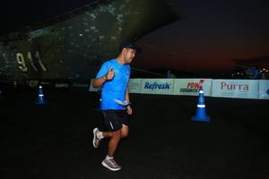 BIB: 6752
                            <button type="button" onclick="openModal(3132557)" class="btn btn-primary btn-sm float-right btn-popup" data-toggle="modal" data-target=".modal-high-quality">
                        <i class="fas fa-shopping-cart"></i> Add to Cart
                    </button>
                                            <button type="button" onclick="isThisMe(3132557, true)" class="btn btn-success btn-sm float-right btn-popup btn-isme hidden" data-toggle="tooltip" data-placement="bottom" title="นี่คือรูปของคุณใช่ไหม คลิกที่นี่เพื่อเอาเข้าอัลบั้ม">
                        <i class="fas fa-plus"></i> Add to album
                    </button>
                    <button type="button" onclick="isThisMe(3132557, false)" class="btn btn-warning btn-sm float-right btn-popup btn-isnotme hidden">
                        <i class="fas fa-ban"></i> Remove from album
                    </button>