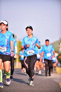 BIB: 619, 6600
                            <button type="button" onclick="openModal(3101071)" class="btn btn-primary btn-sm float-right btn-popup" data-toggle="modal" data-target=".modal-high-quality">
                        <i class="fas fa-shopping-cart"></i> Add to Cart
                    </button>
                                            <button type="button" onclick="isThisMe(3101071, true)" class="btn btn-success btn-sm float-right btn-popup btn-isme hidden" data-toggle="tooltip" data-placement="bottom" title="นี่คือรูปของคุณใช่ไหม คลิกที่นี่เพื่อเอาเข้าอัลบั้ม">
                        <i class="fas fa-plus"></i> Add to album
                    </button>
                    <button type="button" onclick="isThisMe(3101071, false)" class="btn btn-warning btn-sm float-right btn-popup btn-isnotme hidden">
                        <i class="fas fa-ban"></i> Remove from album
                    </button>