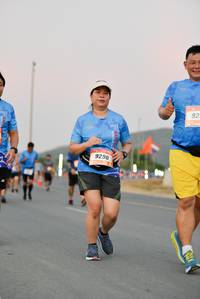 BIB: 9290
                            <button type="button" onclick="openModal(3246794)" class="btn btn-primary btn-sm float-right btn-popup" data-toggle="modal" data-target=".modal-high-quality">
                        <i class="fas fa-shopping-cart"></i> Add to Cart
                    </button>
                                            <button type="button" onclick="isThisMe(3246794, true)" class="btn btn-success btn-sm float-right btn-popup btn-isme hidden" data-toggle="tooltip" data-placement="bottom" title="นี่คือรูปของคุณใช่ไหม คลิกที่นี่เพื่อเอาเข้าอัลบั้ม">
                        <i class="fas fa-plus"></i> Add to album
                    </button>
                    <button type="button" onclick="isThisMe(3246794, false)" class="btn btn-warning btn-sm float-right btn-popup btn-isnotme hidden">
                        <i class="fas fa-ban"></i> Remove from album
                    </button>