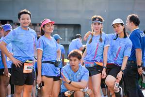 BIB: 966
                            <button type="button" onclick="openModal(3197956)" class="btn btn-primary btn-sm float-right btn-popup" data-toggle="modal" data-target=".modal-high-quality">
                        <i class="fas fa-shopping-cart"></i> Add to Cart
                    </button>
                                            <button type="button" onclick="isThisMe(3197956, true)" class="btn btn-success btn-sm float-right btn-popup btn-isme hidden" data-toggle="tooltip" data-placement="bottom" title="นี่คือรูปของคุณใช่ไหม คลิกที่นี่เพื่อเอาเข้าอัลบั้ม">
                        <i class="fas fa-plus"></i> Add to album
                    </button>
                    <button type="button" onclick="isThisMe(3197956, false)" class="btn btn-warning btn-sm float-right btn-popup btn-isnotme hidden">
                        <i class="fas fa-ban"></i> Remove from album
                    </button>