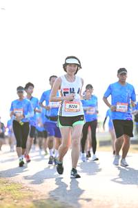 BIB: 801, 9220
                            <button type="button" onclick="openModal(3414111)" class="btn btn-primary btn-sm float-right btn-popup" data-toggle="modal" data-target=".modal-high-quality">
                        <i class="fas fa-shopping-cart"></i> Add to Cart
                    </button>
                                            <button type="button" onclick="isThisMe(3414111, true)" class="btn btn-success btn-sm float-right btn-popup btn-isme hidden" data-toggle="tooltip" data-placement="bottom" title="นี่คือรูปของคุณใช่ไหม คลิกที่นี่เพื่อเอาเข้าอัลบั้ม">
                        <i class="fas fa-plus"></i> Add to album
                    </button>
                    <button type="button" onclick="isThisMe(3414111, false)" class="btn btn-warning btn-sm float-right btn-popup btn-isnotme hidden">
                        <i class="fas fa-ban"></i> Remove from album
                    </button>