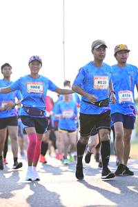 BIB: 8830, 9866, 8138
                            <button type="button" onclick="openModal(3413727)" class="btn btn-primary btn-sm float-right btn-popup" data-toggle="modal" data-target=".modal-high-quality">
                        <i class="fas fa-shopping-cart"></i> Add to Cart
                    </button>
                                            <button type="button" onclick="isThisMe(3413727, true)" class="btn btn-success btn-sm float-right btn-popup btn-isme hidden" data-toggle="tooltip" data-placement="bottom" title="นี่คือรูปของคุณใช่ไหม คลิกที่นี่เพื่อเอาเข้าอัลบั้ม">
                        <i class="fas fa-plus"></i> Add to album
                    </button>
                    <button type="button" onclick="isThisMe(3413727, false)" class="btn btn-warning btn-sm float-right btn-popup btn-isnotme hidden">
                        <i class="fas fa-ban"></i> Remove from album
                    </button>