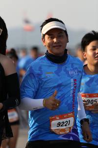 BIB: 9221
                            <button type="button" onclick="openModal(3153972)" class="btn btn-primary btn-sm float-right btn-popup" data-toggle="modal" data-target=".modal-high-quality">
                        <i class="fas fa-shopping-cart"></i> Add to Cart
                    </button>
                                            <button type="button" onclick="isThisMe(3153972, true)" class="btn btn-success btn-sm float-right btn-popup btn-isme hidden" data-toggle="tooltip" data-placement="bottom" title="นี่คือรูปของคุณใช่ไหม คลิกที่นี่เพื่อเอาเข้าอัลบั้ม">
                        <i class="fas fa-plus"></i> Add to album
                    </button>
                    <button type="button" onclick="isThisMe(3153972, false)" class="btn btn-warning btn-sm float-right btn-popup btn-isnotme hidden">
                        <i class="fas fa-ban"></i> Remove from album
                    </button>