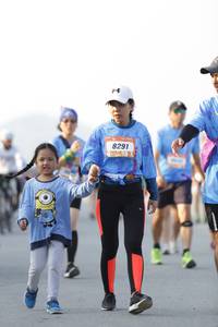 BIB: 8291
                            <button type="button" onclick="openModal(3099986)" class="btn btn-primary btn-sm float-right btn-popup" data-toggle="modal" data-target=".modal-high-quality">
                        <i class="fas fa-shopping-cart"></i> Add to Cart
                    </button>
                                            <button type="button" onclick="isThisMe(3099986, true)" class="btn btn-success btn-sm float-right btn-popup btn-isme hidden" data-toggle="tooltip" data-placement="bottom" title="นี่คือรูปของคุณใช่ไหม คลิกที่นี่เพื่อเอาเข้าอัลบั้ม">
                        <i class="fas fa-plus"></i> Add to album
                    </button>
                    <button type="button" onclick="isThisMe(3099986, false)" class="btn btn-warning btn-sm float-right btn-popup btn-isnotme hidden">
                        <i class="fas fa-ban"></i> Remove from album
                    </button>