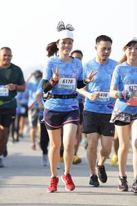 BIB: 6178, 410
                            <button type="button" onclick="openModal(3098369)" class="btn btn-primary btn-sm float-right btn-popup" data-toggle="modal" data-target=".modal-high-quality">
                        <i class="fas fa-shopping-cart"></i> Add to Cart
                    </button>
                                            <button type="button" onclick="isThisMe(3098369, true)" class="btn btn-success btn-sm float-right btn-popup btn-isme hidden" data-toggle="tooltip" data-placement="bottom" title="นี่คือรูปของคุณใช่ไหม คลิกที่นี่เพื่อเอาเข้าอัลบั้ม">
                        <i class="fas fa-plus"></i> Add to album
                    </button>
                    <button type="button" onclick="isThisMe(3098369, false)" class="btn btn-warning btn-sm float-right btn-popup btn-isnotme hidden">
                        <i class="fas fa-ban"></i> Remove from album
                    </button>