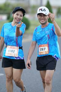 BIB: 267, 9182
                            <button type="button" onclick="openModal(3320987)" class="btn btn-primary btn-sm float-right btn-popup" data-toggle="modal" data-target=".modal-high-quality">
                        <i class="fas fa-shopping-cart"></i> Add to Cart
                    </button>
                                            <button type="button" onclick="isThisMe(3320987, true)" class="btn btn-success btn-sm float-right btn-popup btn-isme hidden" data-toggle="tooltip" data-placement="bottom" title="นี่คือรูปของคุณใช่ไหม คลิกที่นี่เพื่อเอาเข้าอัลบั้ม">
                        <i class="fas fa-plus"></i> Add to album
                    </button>
                    <button type="button" onclick="isThisMe(3320987, false)" class="btn btn-warning btn-sm float-right btn-popup btn-isnotme hidden">
                        <i class="fas fa-ban"></i> Remove from album
                    </button>