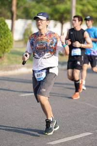 BIB: 6017
                            <button type="button" onclick="openModal(3283659)" class="btn btn-primary btn-sm float-right btn-popup" data-toggle="modal" data-target=".modal-high-quality">
                        <i class="fas fa-shopping-cart"></i> Add to Cart
                    </button>
                                            <button type="button" onclick="isThisMe(3283659, true)" class="btn btn-success btn-sm float-right btn-popup btn-isme hidden" data-toggle="tooltip" data-placement="bottom" title="นี่คือรูปของคุณใช่ไหม คลิกที่นี่เพื่อเอาเข้าอัลบั้ม">
                        <i class="fas fa-plus"></i> Add to album
                    </button>
                    <button type="button" onclick="isThisMe(3283659, false)" class="btn btn-warning btn-sm float-right btn-popup btn-isnotme hidden">
                        <i class="fas fa-ban"></i> Remove from album
                    </button>