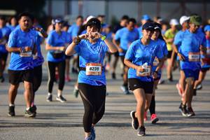 BIB: 8239
                            <button type="button" onclick="openModal(3092954)" class="btn btn-primary btn-sm float-right btn-popup" data-toggle="modal" data-target=".modal-high-quality">
                        <i class="fas fa-shopping-cart"></i> Add to Cart
                    </button>
                                            <button type="button" onclick="isThisMe(3092954, true)" class="btn btn-success btn-sm float-right btn-popup btn-isme hidden" data-toggle="tooltip" data-placement="bottom" title="นี่คือรูปของคุณใช่ไหม คลิกที่นี่เพื่อเอาเข้าอัลบั้ม">
                        <i class="fas fa-plus"></i> Add to album
                    </button>
                    <button type="button" onclick="isThisMe(3092954, false)" class="btn btn-warning btn-sm float-right btn-popup btn-isnotme hidden">
                        <i class="fas fa-ban"></i> Remove from album
                    </button>