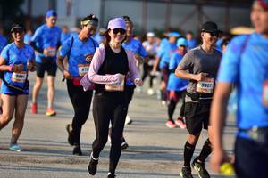 BIB: 9907
                            <button type="button" onclick="openModal(3093094)" class="btn btn-primary btn-sm float-right btn-popup" data-toggle="modal" data-target=".modal-high-quality">
                        <i class="fas fa-shopping-cart"></i> Add to Cart
                    </button>
                                            <button type="button" onclick="isThisMe(3093094, true)" class="btn btn-success btn-sm float-right btn-popup btn-isme hidden" data-toggle="tooltip" data-placement="bottom" title="นี่คือรูปของคุณใช่ไหม คลิกที่นี่เพื่อเอาเข้าอัลบั้ม">
                        <i class="fas fa-plus"></i> Add to album
                    </button>
                    <button type="button" onclick="isThisMe(3093094, false)" class="btn btn-warning btn-sm float-right btn-popup btn-isnotme hidden">
                        <i class="fas fa-ban"></i> Remove from album
                    </button>