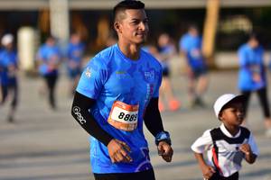 BIB: 
                            <button type="button" onclick="openModal(3093155)" class="btn btn-primary btn-sm float-right btn-popup" data-toggle="modal" data-target=".modal-high-quality">
                        <i class="fas fa-shopping-cart"></i> Add to Cart
                    </button>
                                            <button type="button" onclick="isThisMe(3093155, true)" class="btn btn-success btn-sm float-right btn-popup btn-isme hidden" data-toggle="tooltip" data-placement="bottom" title="นี่คือรูปของคุณใช่ไหม คลิกที่นี่เพื่อเอาเข้าอัลบั้ม">
                        <i class="fas fa-plus"></i> Add to album
                    </button>
                    <button type="button" onclick="isThisMe(3093155, false)" class="btn btn-warning btn-sm float-right btn-popup btn-isnotme hidden">
                        <i class="fas fa-ban"></i> Remove from album
                    </button>